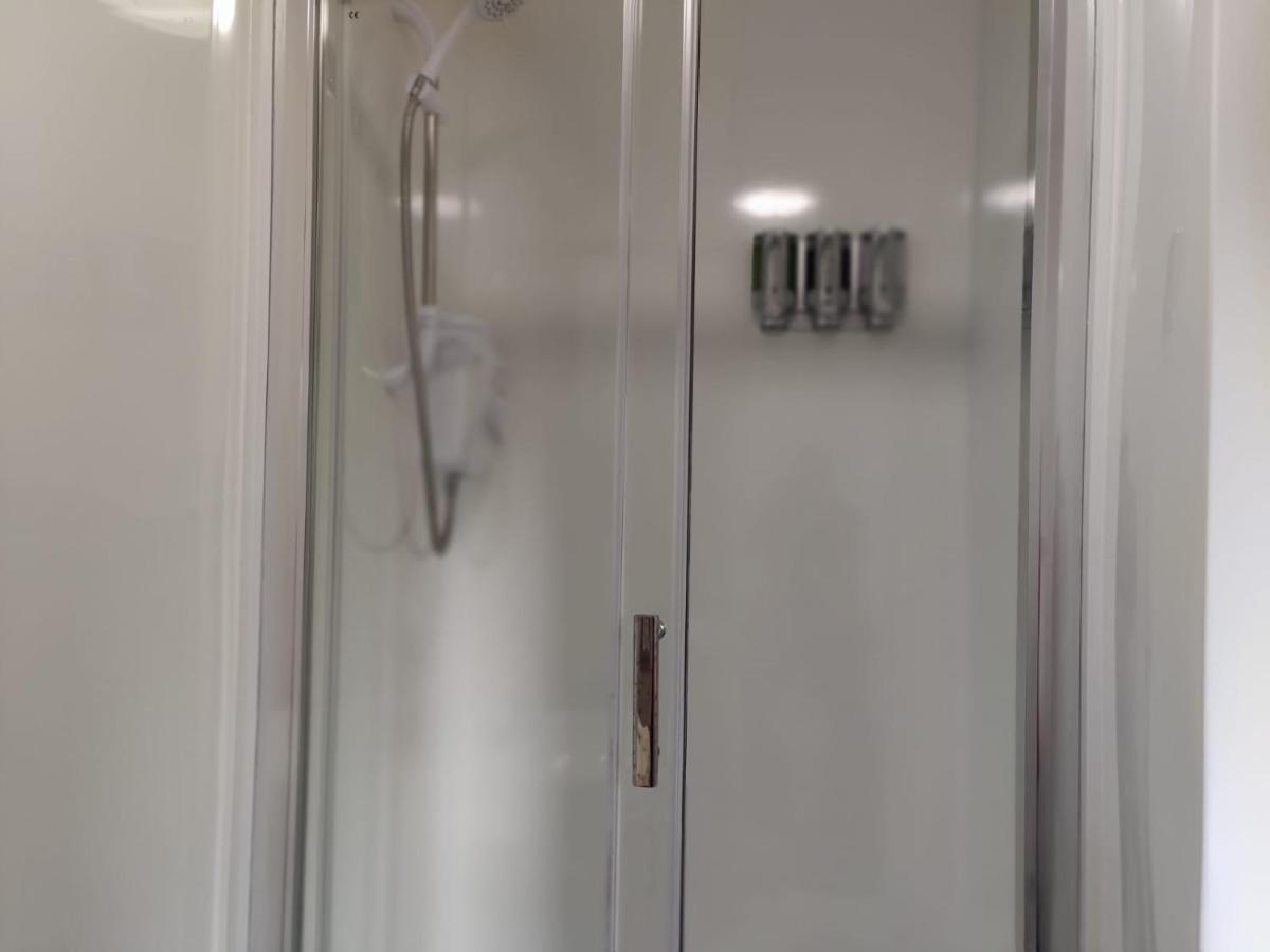 Double Ensuite Rooms Swansea Eksteriør bilde